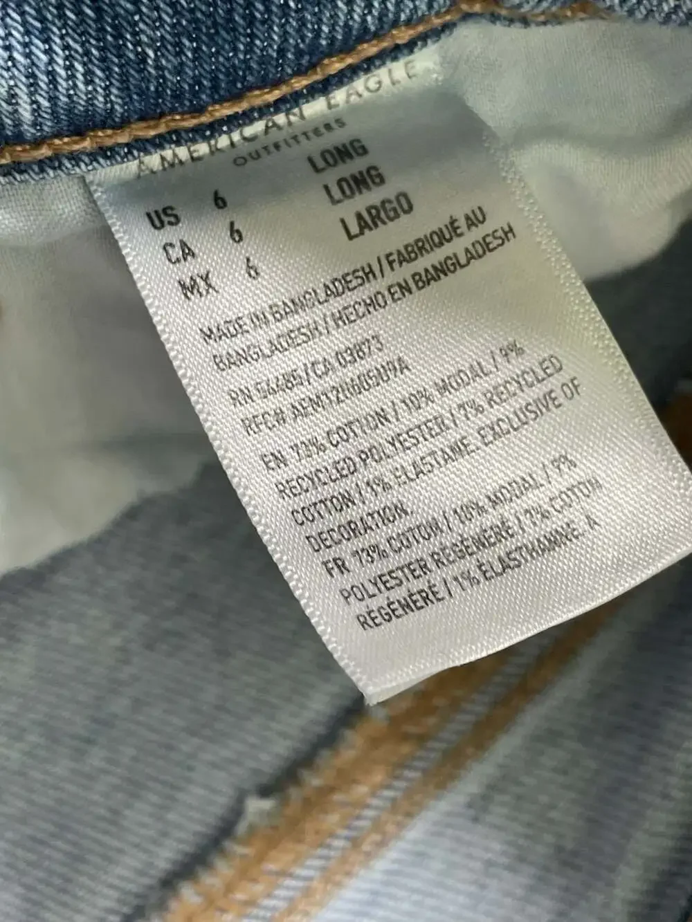 American Eagle Mom Jeans Womens 6 Long Light Wash Distressed Stretch High Rise